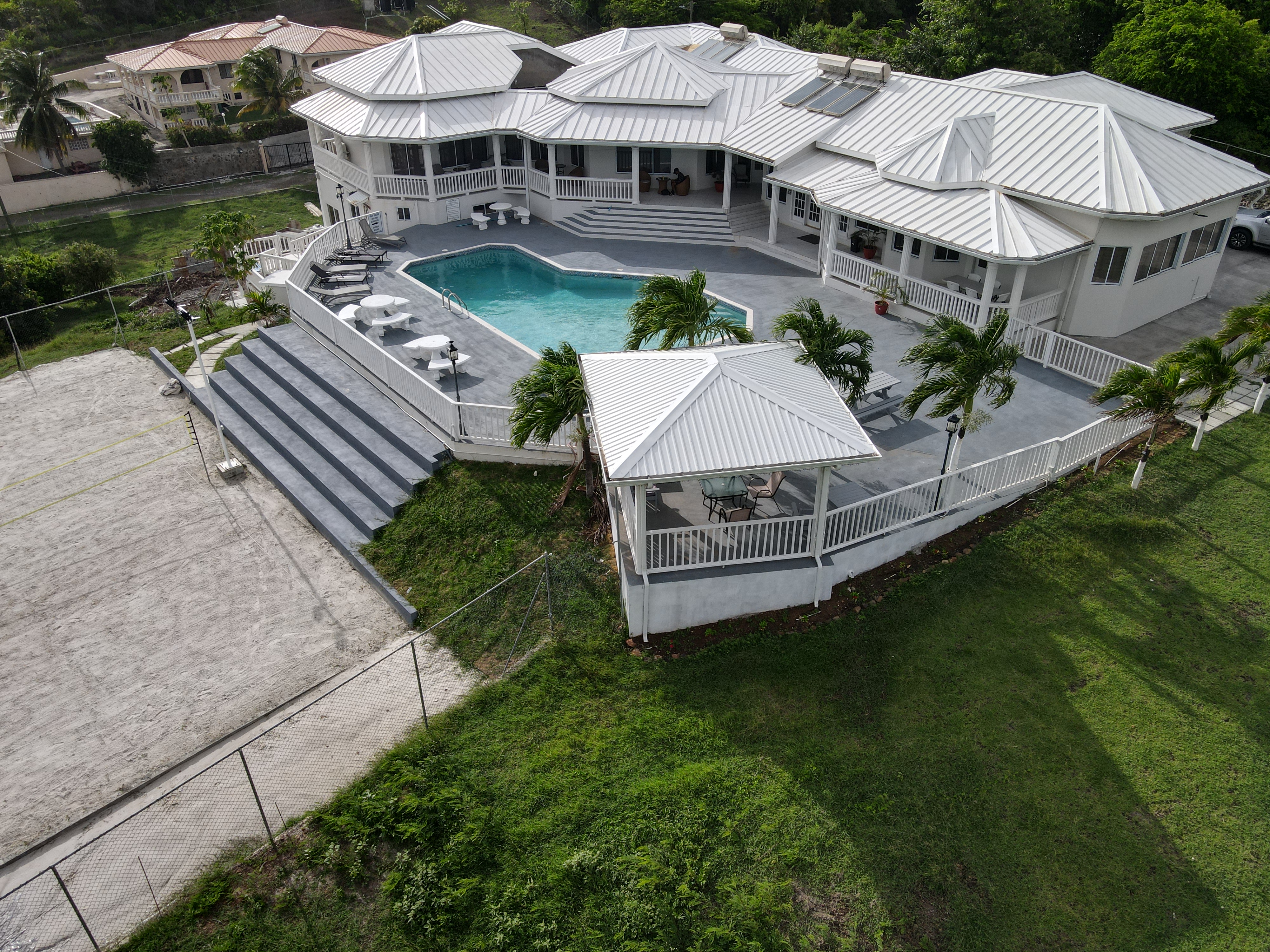 Luxury 8BD Villa in Cap Estate