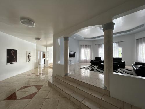 grand_hall_cap
